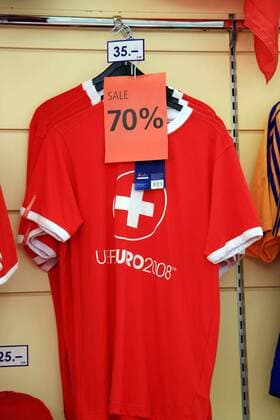 Die Schweiz ist raus aus der EURO 2008 ... die Trikots müssen folgen Fußball Herren EURO 2008, EM, Nationalteam, Gruppe Bern 