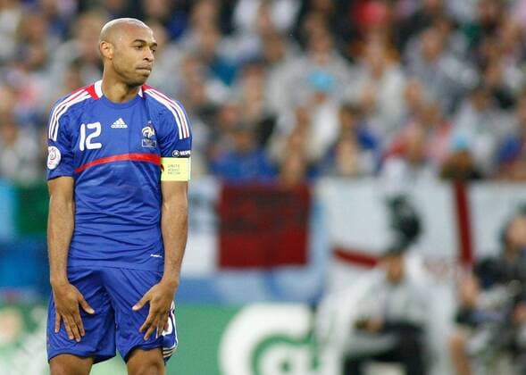 Thierry Henry (Frankreich) enttäuscht -  Fußball EM Herren EURO 2008, Länderspiel, Nationalmannschaft, Nationaltrikot Einzelbild Zürich