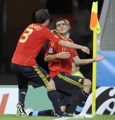 Daniel Guiza (re.) und Fernando Navarro (beide Spanien) - Torjubel Fußball EM Herren Euro 2008, Länderspiel, Nationalteam, Nationaltrikot Gruppe Salzburg Freude, Fußball EM Herren Euro 2008, Länderspiel, Nationalteam, Nationaltrikot Gruppe Salzburg Freude,