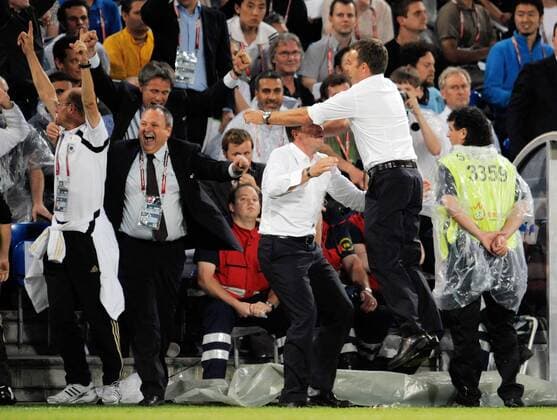 Co Trainer Hans Dieter Flick (re.) und Torwarttrainer Andreas Köpke (beide Deutschland) - Schlussjubel - Fußball EM Herren Euro 2008, Länderspiel, Viertelfinale, Nationalmannschaft, Gruppe Basel Freude,