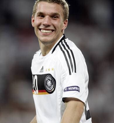 Lukas Podolski (Deutschland) - Schlußjubel Fußball Länderspiel Herren EURO 2008, EM, Nationalteam, Nationaltrikot, Einzelbild o0 Viertelfinale, Basel Freude,
