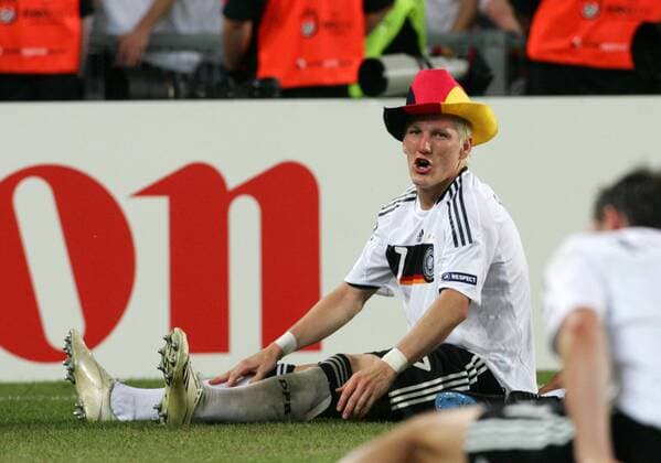 Bastian Schweinsteiger (Deutschland) - Schlußjubel Fußball Länderspiel Herren EURO 2008, EM, Nationalteam, Nationaltrikot, Einzelbild o0 Viertelfinale, Basel