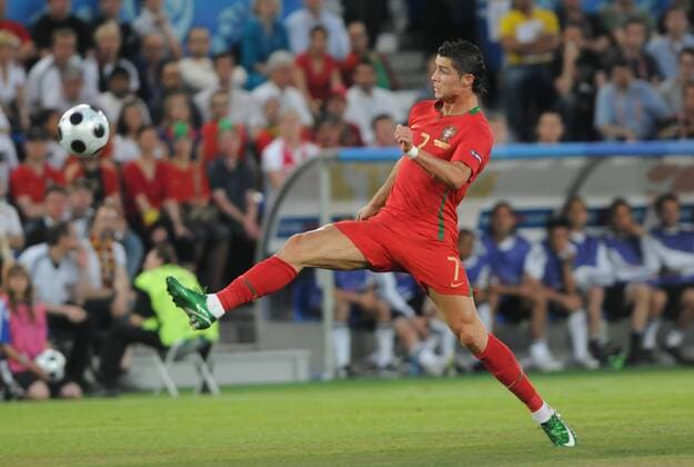 Cristiano Ronaldo (Portugal) - Fußball EM Herren Euro 2008, Länderspiel, Nationalteam, Nationaltrikot, Viertelfinale Einzelbild Basel Dynamik,