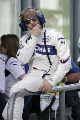 Nick Heidfeld (Deutschland BMW Sauber) nachdenklich Motorsport Grand Prix Herren Großer Preis von Frankreich 2008, Formel 1 Weltmeisterschaft, F1, F, GP, WM, Training Einzelbild Magny Cours Nachdenklichkeit,