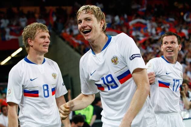 Roman Pavlyuchenko (Rußland, Mitte) - Torjubel -  Fußball EM Herren EURO 2008, Länderspiel, Nationalmannschaft, Nationaltrikot Viertelfinale Gruppe premiumd Basel Freude,