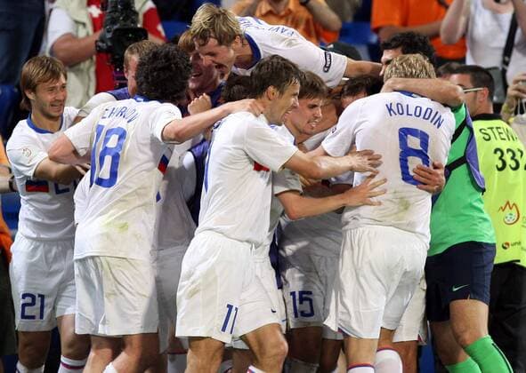 Torjubel Russland -  Fußball EM Herren EURO 2008, Länderspiel, Nationalmannschaft, Nationaltrikot Viertelfinale Gruppe premiumd Basel Freude, Begeisterung,