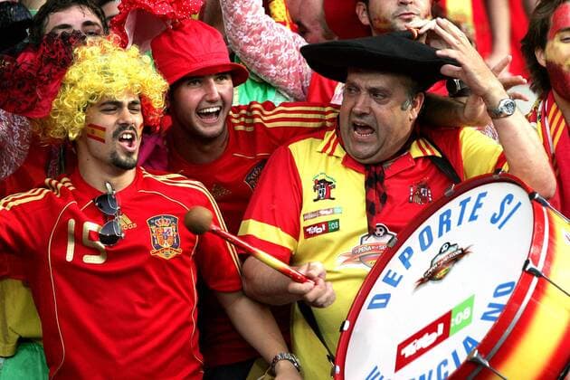 Spanische Fans machen Stimmung -  Fußball EM Herren Euro 2008, Länderspiel, Nationalteam, Spanien Gruppe Viertelfinale Wien Freude,