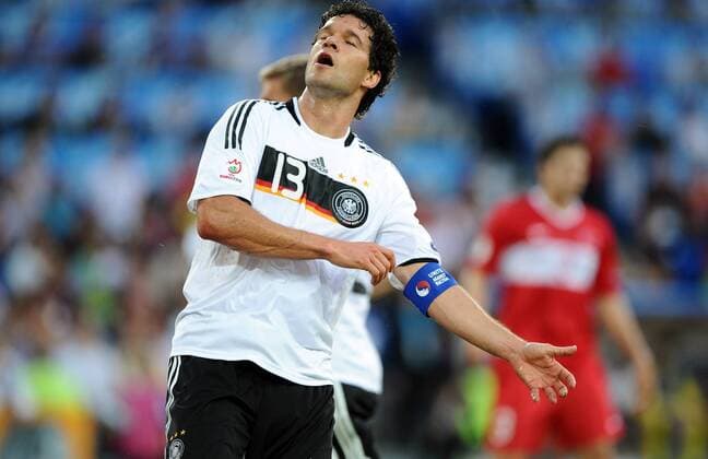 Michael Ballack (Deutschland) enttäuscht - Fußball EM Herren Euro 2008, Länderspiel, Nationalteam, Nationaltrikot o0 Halbfinale Einzelbild Basel Enttäuschung,