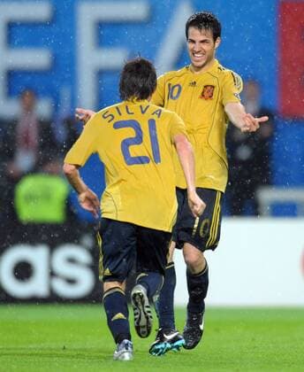 Cesc Fabregas (re.) und David Silva (beide Spanien) - Torjubel Fußball EM Herren Euro 2008, Länderspiel, Nationalteam, Halbfinale, Nationaltrikot Gruppe Wien Freude,
