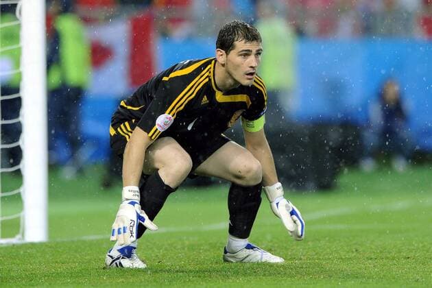 Torwart Iker Casillas (Spanien) - Fußball EM Herren Euro 2008, Länderspiel, Nationalteam, Nationaltrikot, Halbfinale Einzelbild Wien Konzentration, Spannung
