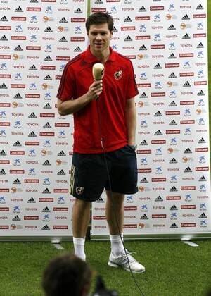 Xabi Alonso (Spanien) - Pressekonferenz -  - NOxONLINExUSE Fußball EM Herren EURO 2008, Nationalteam, Spanien, Pressekonferenz, Pressetermin, Einzelbild Wien