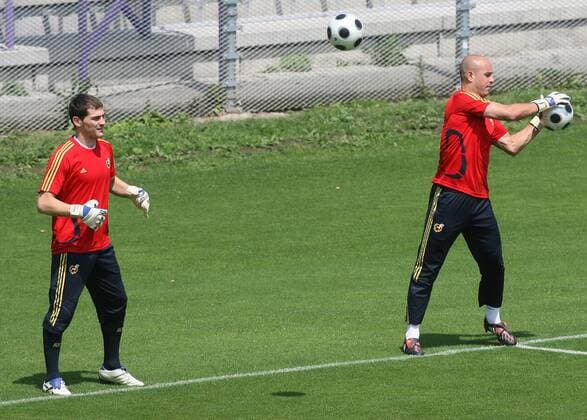 Torwart Iker Casillas (li.) und Jose Manuel Reina (beide Spanien) - Training -  (080627MBI016) Fußball EM Herren EURO 2008, Nationalteam, Training, Spanien Gruppe Wien