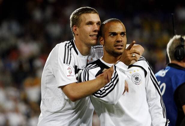 Lukas Podolski (li.) und David Odonkor (beide Deutschland) - Schlussjubel Fußball EM Herren Euro 2008, Länderspiel, Halbfinale, Nationalmannschaft, Nationaltrikot Gruppe Basel Freude,