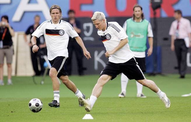 Bastian Schweinsteiger (re.) und Clemens Fritz (beide Deutschland) - Training Fußball Herren EURO 2008, EM, Nationalteam, Training Gruppe Wien Dynamik,