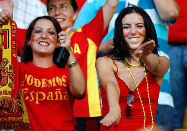 Weibliche spanische Fans -  Fußball EM Herren EURO 2008, Länderspiel, Finale, Nationalteam Gruppe Wien
