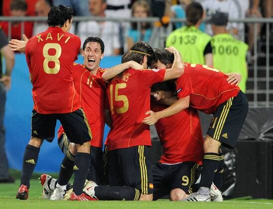 Torjubel Spanien - Fußball EM Herren EURO 2008, Länderspiel, Finale, Nationalteam, Nationaltrikot, Gruppe Wien Freude,