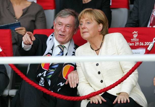 Bundespräsident Horst Köhler (li.) und Bundeskanzlerin Angela Merkel (beide Deutschland) auf der Tribüne Fußball EM Herren Euro 2008, Länderspiel, Finale, Nationalmannschaft, Gruppe Wien