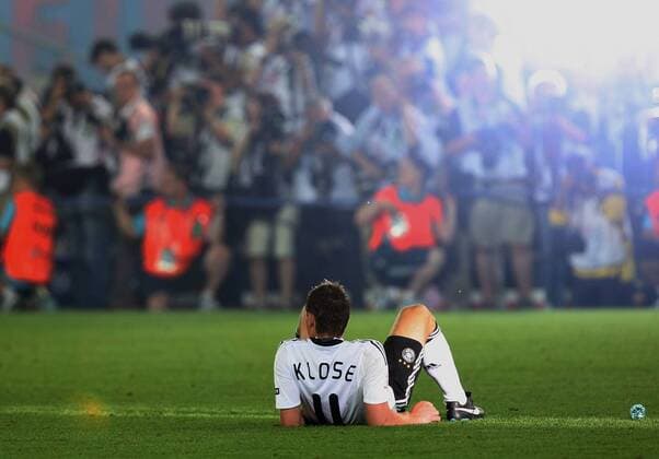 Miroslav Klose (Deutschland) enttäuscht Fußball Länderspiel Herren EURO 2008, EM, Nationalteam, Nationaltrikot, Finale, Einzelbild Wien Enttäuschung,