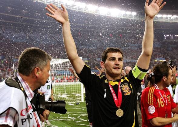 Torwart Iker Casillas (Spanien) - Europameister 2008 -  Fußball EM Herren Euro 2008, Länderspiel, Nationalteam, Nationaltrikot, Finale, Gruppe Wien Freude,