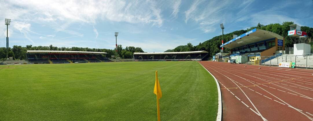 Innenansicht des Stadions Oberwerth, Heimspielstätte von TuS Koblenz Fußball 2. BL Herren Saison 2008 2009, TuS Koblenz Totale Oberwerth Stadion Koblenz Leere,