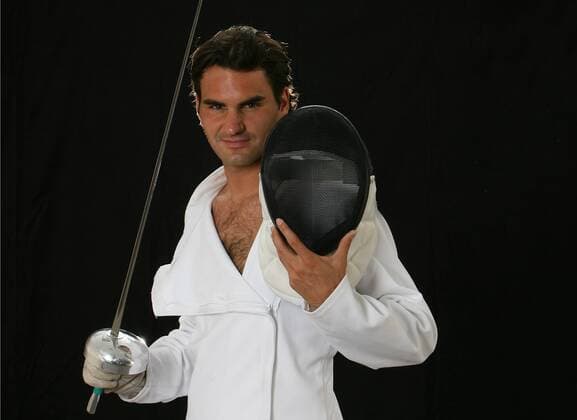 Roger Federer (Schweiz) posiert als Fechter für das offizielle ITF Olympiabuch - Journey to Beijing - Tennis celebrates the Olympic -  Tennis OS Sommer Herren Vorschau Olympische Spiele Peking 2008, Sommerspiele, Offizielles Olympia Buch, Fotoshooting Einzelbild