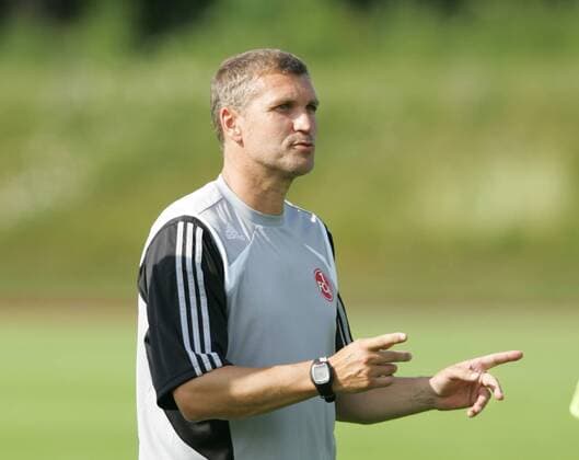 Trainer Thomas von Heesen (Nürnberg) gibt Anweisungen Fußball 2. BL Herren Saison 2008 2009, Training, Trainingsauftakt, 1. FC Nürnberg Einzelbild Mindelheim