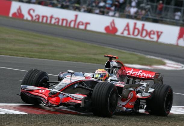Lewis Hamilton (England McLaren Mercedes) in seinem Boliden Motorsport Grand Prix Herren Großer Preis von England 2008, Formel 1 Weltmeisterschaft, F1, F, GP, WM, Training Einzelbild Silverstone