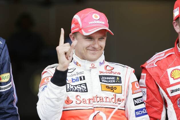 Heikki Kovalainen (Finnland McLaren Mercedes) jubelt über die Pole Position beim GP von Großbritannien 2008 -  Motorsport Grand Prix Herren Großer Preis von Großbritannien 2008, Formel 1 Weltmeisterschaft, F1, F, GP, WM, Einzelbild Silverstone Freude,