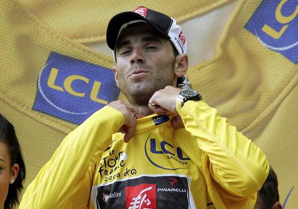 Alejandro Valverde (Spanien Caisse d Epargne) gewinnt die erste Etappe der Tour de France 2008 und fährt somit im gelben Trikot des Gesamtführenden Radsport Herren Tour de France 2008, Straßenradsport, Straße, Rad Einzelbild 1. Etappe: Brest - Plumelec Glück, Freude,