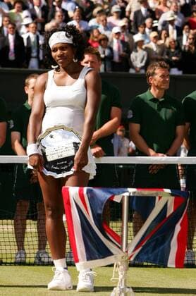 Serena Williams (USA) enttäuscht nach der Finalniederlage in Wimbledon 2008 Tennis Damen All England Championships 2008, Grand Slam, WTA Tour, Finale Einzelbild Wimbledon London Enttäuschung,