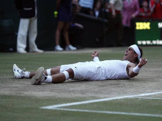 Rafael Nadal (Spanien) gewinnt die All England Championships 2008 Tennis Herren All England Championships 2008, Grand Slam, ATP Tour, Finale Einzelbild Wimbledon London Freude, Begeisterung,