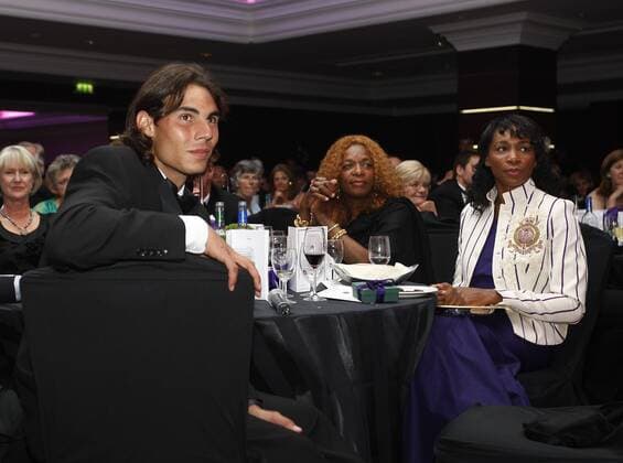 Rafael Nadal (Spanien), Venus Williams (re.) und deren Mutter Oracene (beide USA) beim Championsdinner Tennis Herren All England Championships 2008, Grand Slam, ATP Tour, Champions Dinner, Championsdinner, Gala Gruppe Wimbledon London