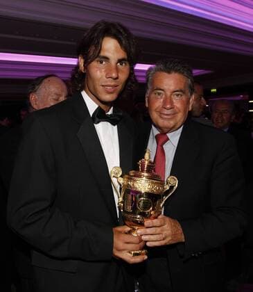Rafael Nadal (li.), Sieger der All England Championships 2008 und Manuel Santana (beide Spanien) beim Championsdinner Tennis Herren All England Championships 2008, Grand Slam, ATP Tour, Gala, Championsdinner Champions Dinner Gruppe Wimbledon London