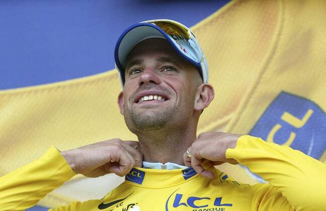 Stefan Schumacher (Deutschland Gerolsteiner) gewinnt die 4. Etappe der Tour de France und streift sich das gelbe Trikot über Radsport Herren Tour de France 2008, Zeitfahren, Einzelzeitfahren, Straßenradsport, Straße, Rad Porträt 4. Etappe: Cholet
