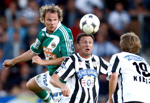 Samir Muratovic (Sturm Graz, Mitte) gegen Markus Heikkinen (Rapid Wien, li.) -  Fußball Herren Bundesliga 2008 2009, 1. Österreichische Liga, SK Puntigamer Sturm Graz - SK Rapid Wien 3:1 Gruppe Graz Dynamik,