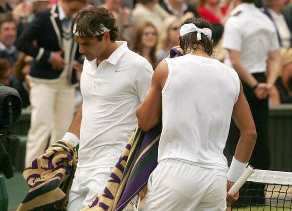 Roger Federer (Schweiz, li.) und Rafael Nadal (Spanien) trocknen sich ab Tennis Herren All England Championships 2008, Grand Slam, ATP Tour, Finale Gruppe Wimbledon London
