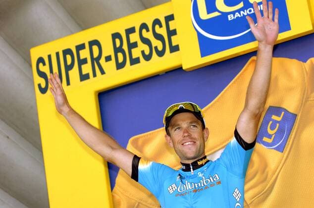 Kim Kirchen (Luxemburg Columbia) bei der Siegerehrung der 6. Etappe der Tour de France in Super Besse -  Radsport Herren Tour de France 2008, Straßenradsport, Straße, Rad Einzelbild 6. Etappe: Aigurande - Super Besse Freude,