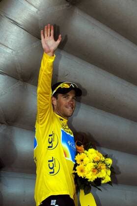 Kim Kirchen (Luxemburg Columbia) im gelben Trikot nach der 6. Etappe der Tour de France 2008 -  Radsport Herren Tour de France 2008, Straßenradsport, Straße, Rad Einzelbild 6. Etappe: Aigurande - Super Besse Freude,