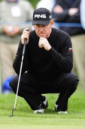 Miguel Angel Jimenez (Spanien) - EDITORIAL USE ONLY. No use with unauthorised audio, video, data, fixture lists, club league logos or live services. Online in-match use limited to 120 images, no video emulation. No use in betting, games or single club league player publications. Golf Herren The Barclays Scottish Open 2008, PGA European Tour Einzelbild Glasgow Nachdenklichkeit,