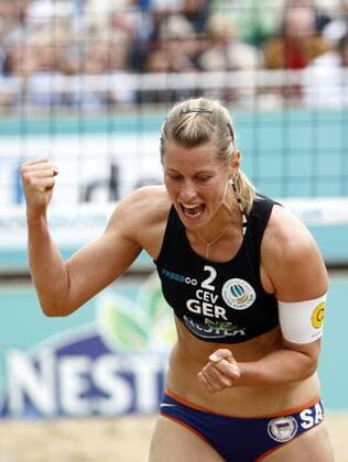 Sara Goller (Deutschland) jubelt Beachvolleyball EM Damen Europameisterschaft 2008, Nestea European Championship Tour, Beach Einzelbild Hamburg Freude, Begeisterung,