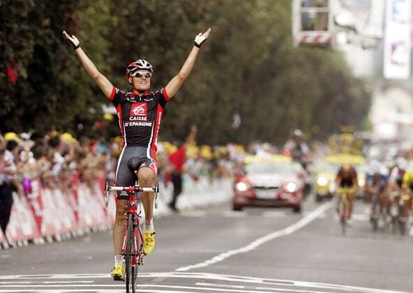 Luis Leon Sanchez (Spanien Caisse d Epargne) gewinnt die 7. Etappe der Tour de France 2008 von Brioude nach Aurillac Radsport Herren Tour de France 2008, Straßenradsport, Straße, Rad Einzelbild 7. Etappe: Brioude - Aurillac Freude, Begeisterung,