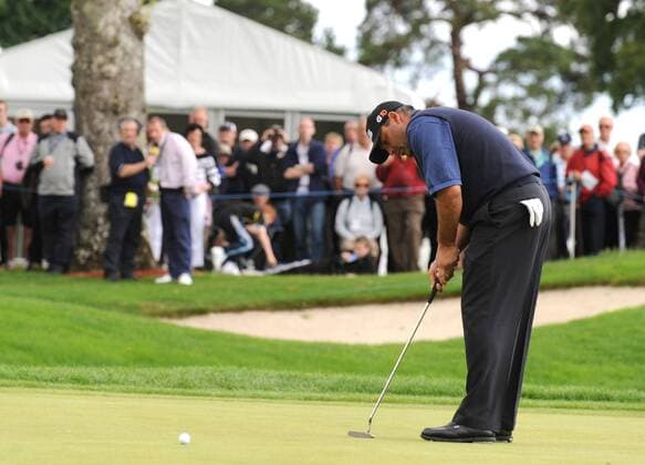 Angel Cabrera (Argentinien) - EDITORIAL USE ONLY. No use with unauthorised audio, video, data, fixture lists, club league logos or live services. Online in-match use limited to 120 images, no video emulation. No use in betting, games or single club league player publications. Golf Herren The Barclays Scottish Open 2008, PGA European Tour Einzelbild Glasgow