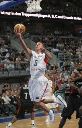 Steffen Hamann (Deutschland) am Ball Basketball Länderspiel Herren Freundschaftsspiel 2008, Test, Testspiel, Nationalteam, Nationaltrikot, Deutschland - Kanada 84:74 Einzelbild Mannheim Dynamik,
