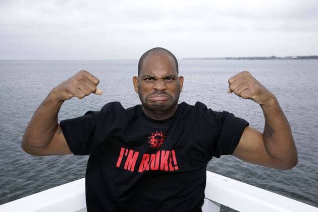 Tony Thompson (USA) am Timmendorfer Strand Boxen WM Herren Vorschau IBF IBO WBO WM 2008, Boxsport, Profiboxen, Kleidung, Fotoshooting Einzelbild Timmendorf