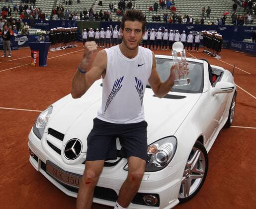 Juan Martin del Potro (Argentinien) darf nach dem Gewinn des Mercedes Cups 2008 einen nagelneuen Mercedes SLK 350 sein eigen nennen Tennis Herren Mercedes Cup 2008 ATP Tour, Vdig Einzelbild Weißenhof Stuttgart Freude,
