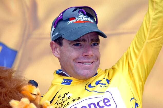 Cadel Evans (Australien Silence Lotto) im gelben Trikot nach der 10. Etappe der Tour de France 2008 -  Radsport Herren Tour de France 2008, Straßenradsport, Straße, Rad Porträt 10. Etappe: Pau - Hautacam Freude,
