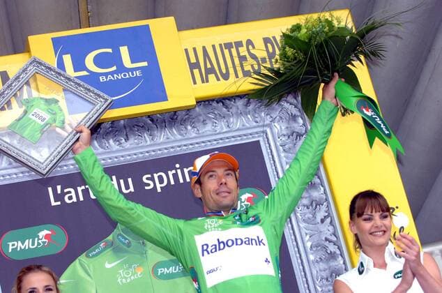 Oscar Freire (Spanien Rabobank) im grünen Trikot nach der 10. Etappe der Tour de France 2008 -  Radsport Herren Tour de France 2008, Straßenradsport, Straße, Rad Einzelbild 10. Etappe: Pau - Hautacam Freude,