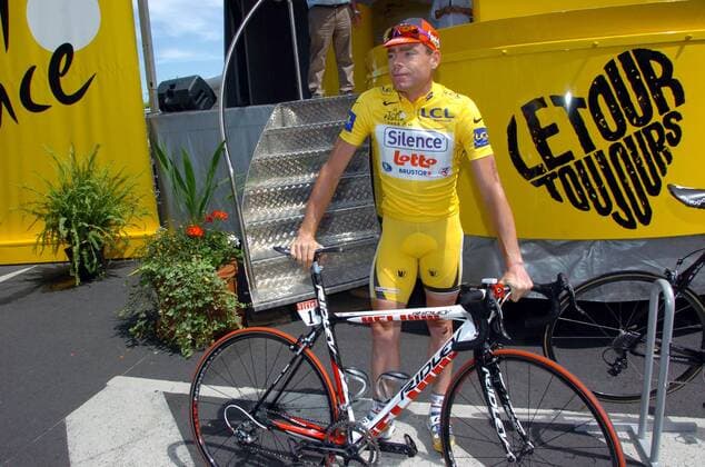 Cadel Evans (Australien Silence Lotto) im gelben Trikot -  Radsport Herren Tour de France 2008, Straßenradsport, Straße, Rad Einzelbild 11. Etappe: Lannemezan - Foix