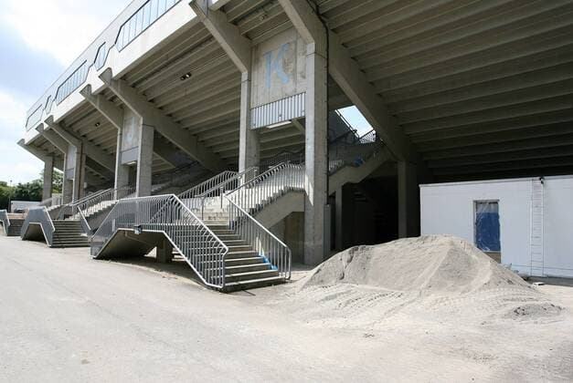 Bauarbeiten am Carl Benz Stadion in Mannheim - Heimspielstätte von Waldhof Mannheim - Die TSG 1899 Hoffenheim wird in der Hinrunde 2008 2009 ihre Heimspiele hier austragen Fußball 1. BL Herren Regionalliga Süd 2008 2009, Fotostory, Stadionstory Totale Carl Benz Stadion Mannheim