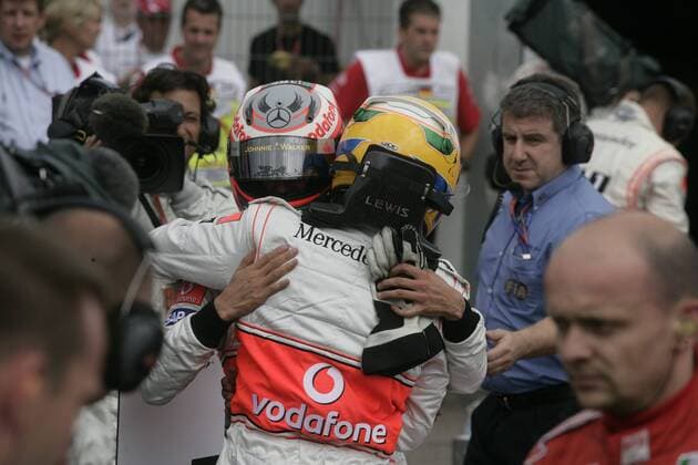 Lewis Hamilton (England McLaren Mercedes, re.) und Heikki Kovalainen (Finnland McLaren Mercedes) freuen sich über Hamiltons Pole Position und Kovalainens runner up Motorsport Grand Prix Herren Großer Preis von Deutschland 2008, Formel 1 Weltmeisterschaft, F1, F, GP, WM Gruppe Hockenheimring Hockenheim Freude,